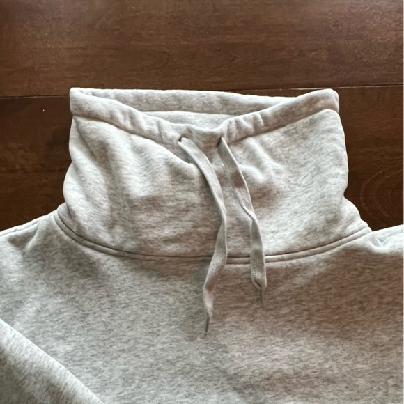 UGG Light Heather Gray Astrid Poncho - Like New Condition - XS/S - Picture 2 of 13